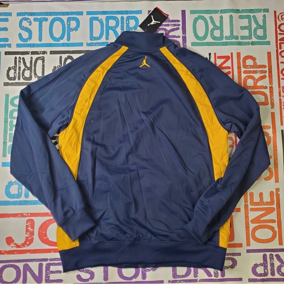 Sz large Jordan zip up - Picture 4 of 6